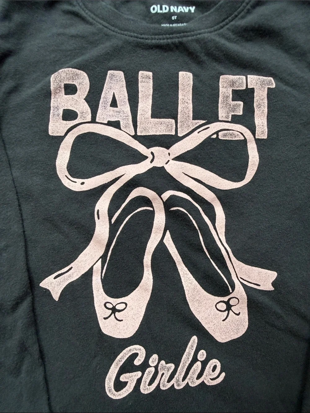 Old Navy dark gray Long-Sleeve Tee with Pink Ballet Shoes Graphic size 5T
